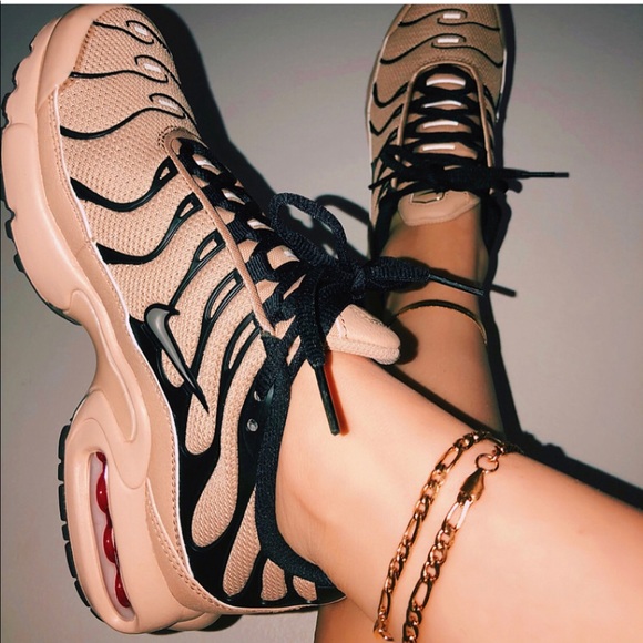 Meet your Posher, Shelly - Picture 1 of 1